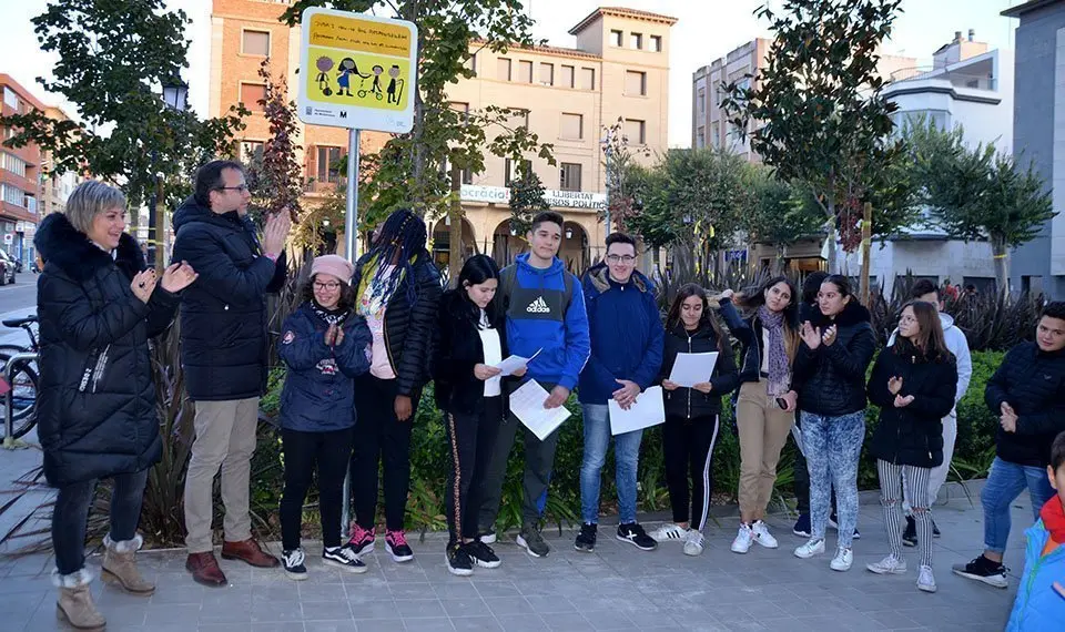 Juga i mou-te amb responsabilitat. Respectem l’espai públic amb tots els ciutadans/es