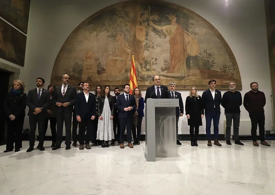 Declaració del president del Govern, Quim Torra, a Palau amb l'executiu, Roger Torrent, membres de la Mesa i de JxCat, ERC i CUP, el 10 de gener de 2020 (Horitzontal)