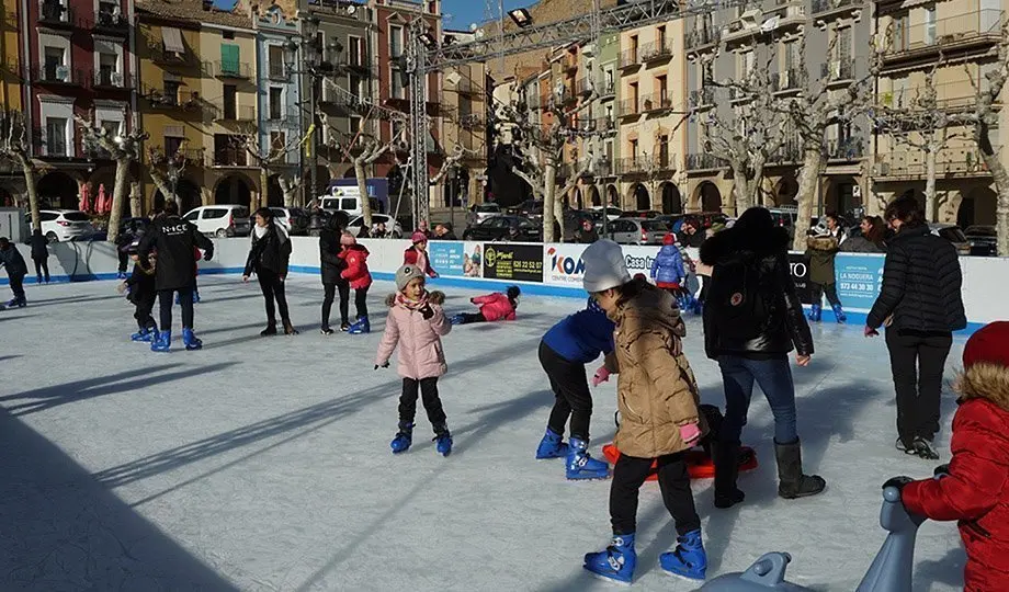 Pista de Gel a la plaça del Mrcadal de Balaguer