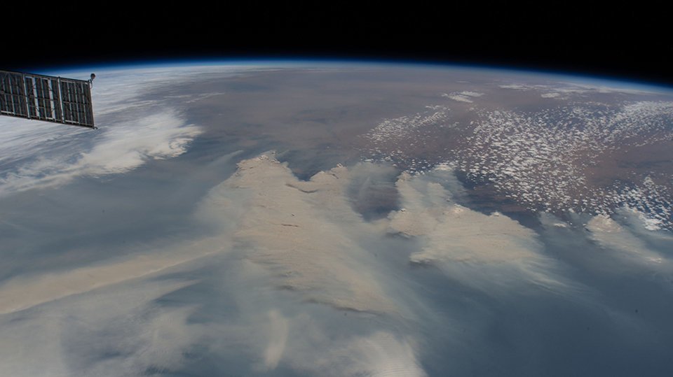Imatge de l&#39;ISS del fum produït pels incendis forestals actius a Austràlia el 4 de gener - NASA ISS
