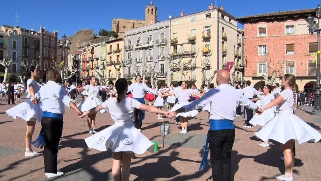 Sardanes a Balaguer ©Imatge arxiu