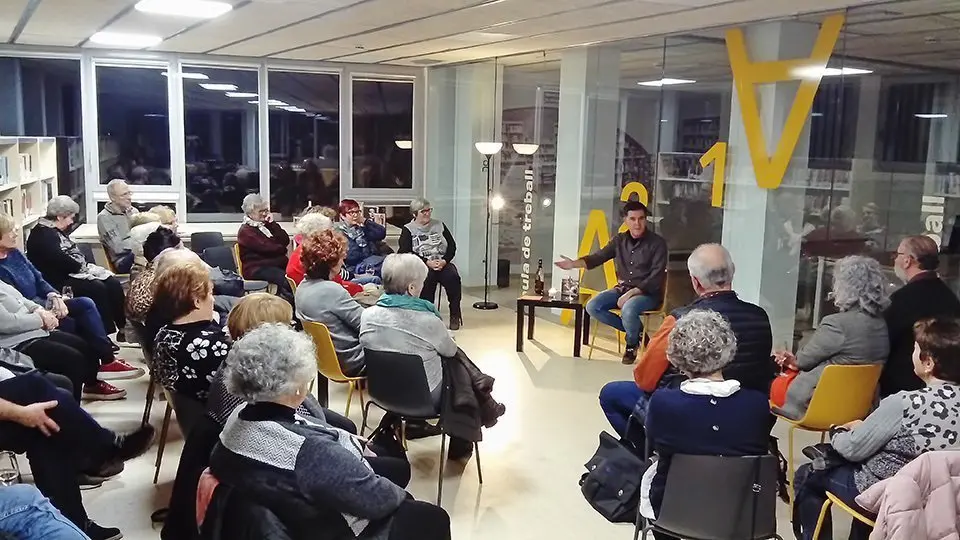 Tertúlia a la Biblioteca Municipal de Bellvís amb Martí Gironell