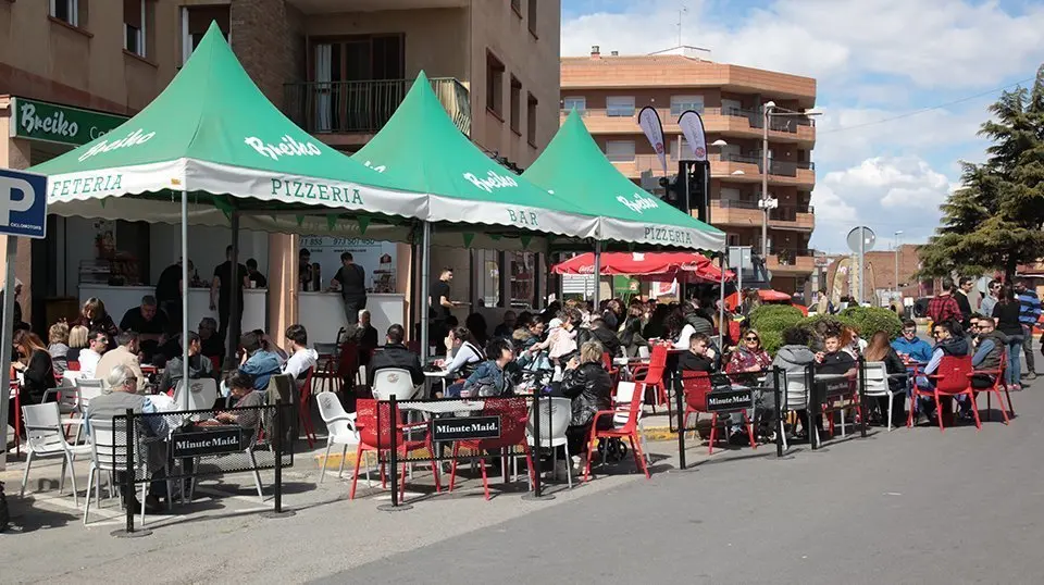 La restauració recupera el 100% d'aforament i la distancia @JosepAPérez