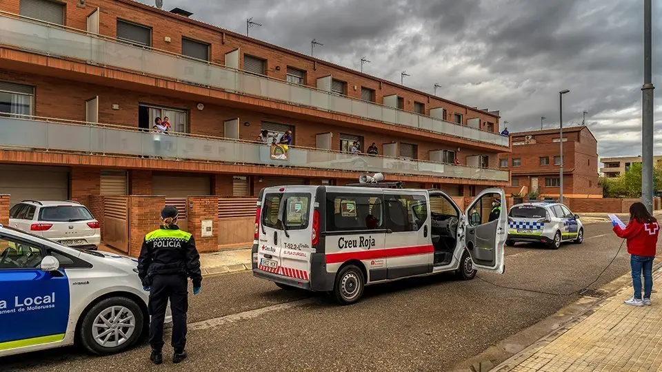 Policia Local i Creu Roja acompanyen en els aniversaris dels infants a Mollerussa