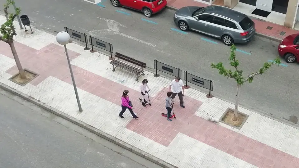 Famílies passeja pels carrers de Mollerussa @EstherBarta