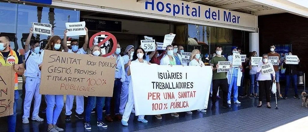 &#39;Sanitàries en lluita&#39; davant de l&#39;Hospital del Mar