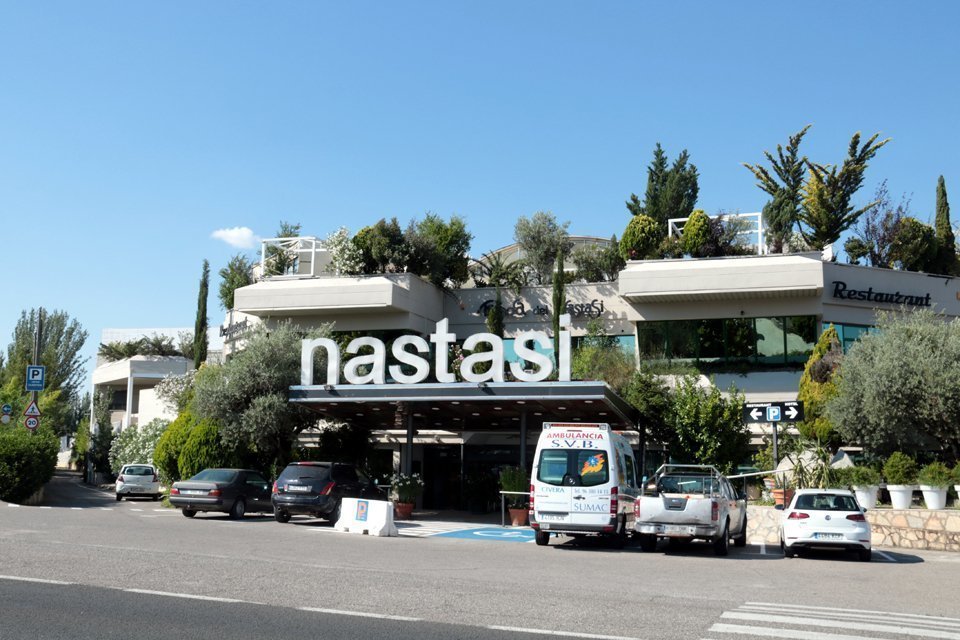 Imatge de l'exterior de l'Hotel Nastasi de Lleida, el 29 de juny del 2020. (Horitzontal)