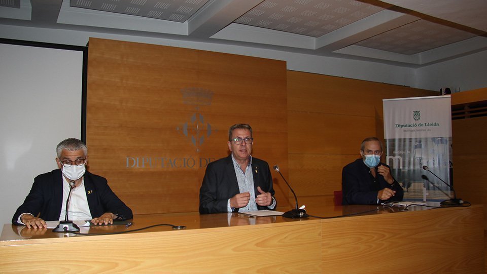 Jordi Latorre, Joan Talarn i Albert Bajona presenten els Plans de suport