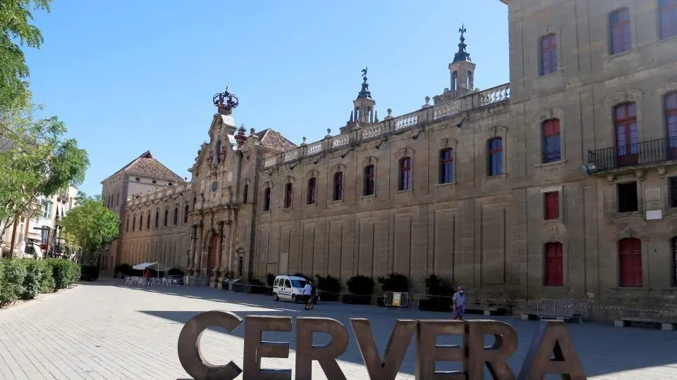 Façana de la Universitat de Cervera - Oriol Bosch