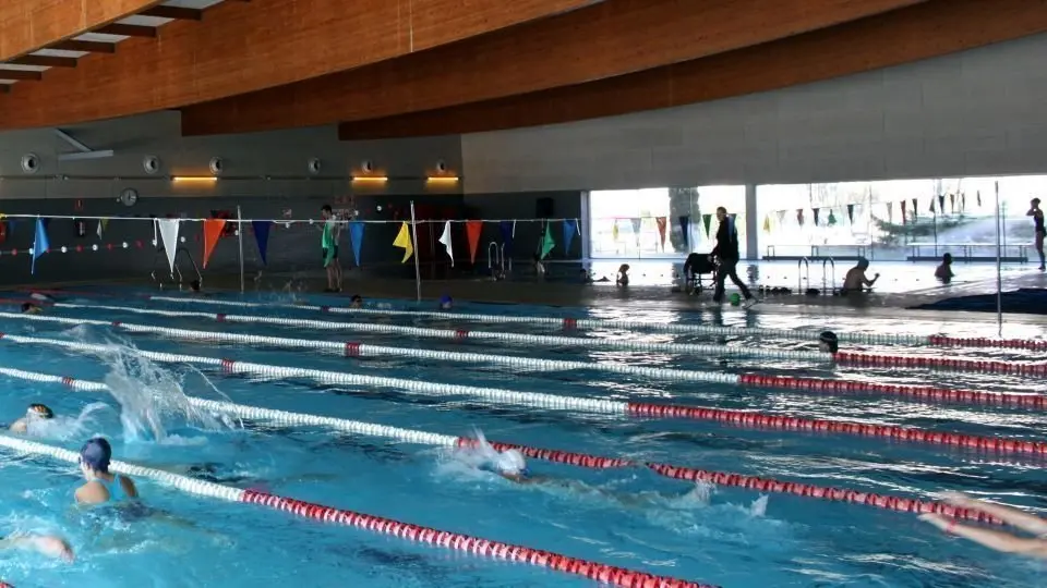 IMATGE D&#39;ARXIU · Piscina coberta municipal de Tàrrega -  Ajuntament de Tàrrega