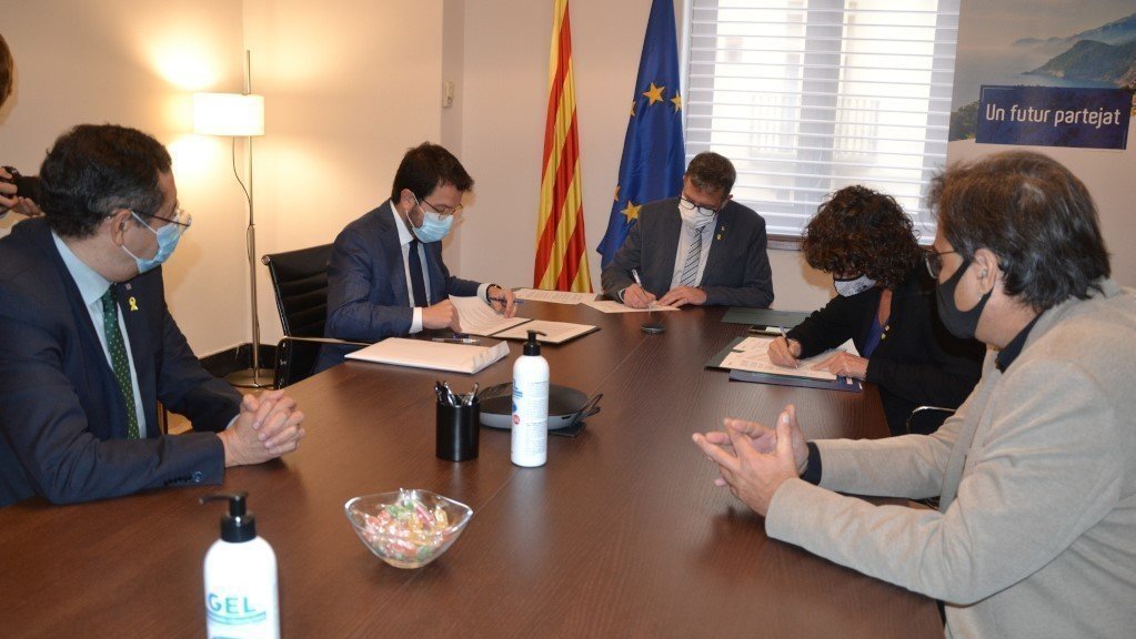 Imatge del moment de la signatura del conveni - Diputació de Lleida