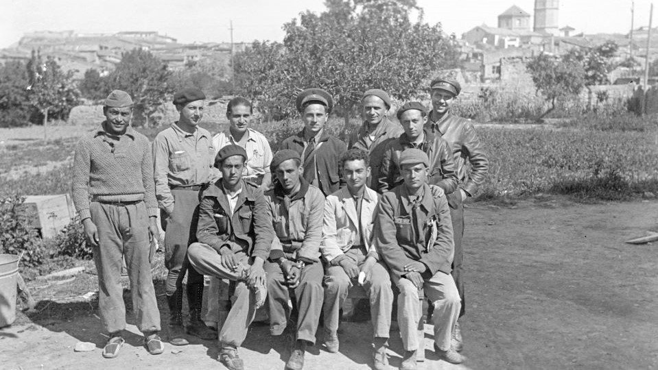 Membres del comissariat general de les Brigades Internacionals a Tàrrega el maig del 1938 -  Foto: cedida per l'Ajuntament de Tàrrega