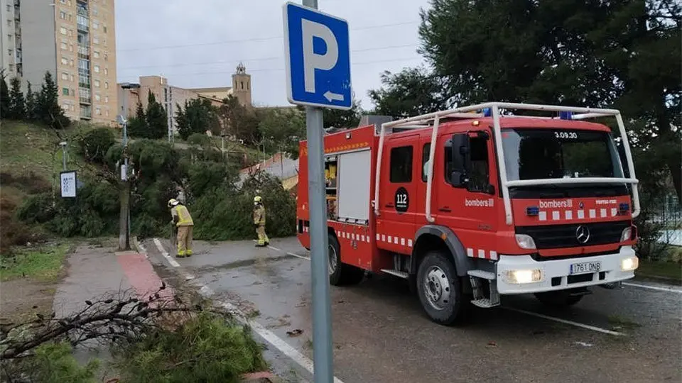 Actuació dels Bombers a Cervera @PaeriaCervera