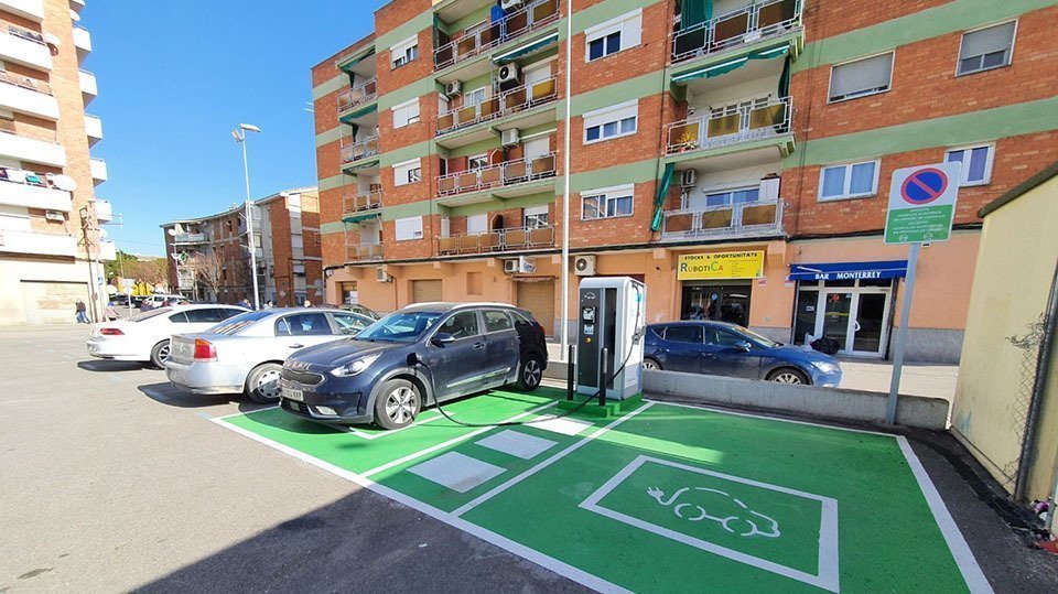 Estació de càrrega de vehicles electrics a Mollerussa