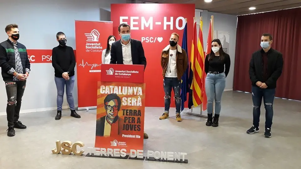 Òscar Ordeig amb les noves generacions del PSC @PSC