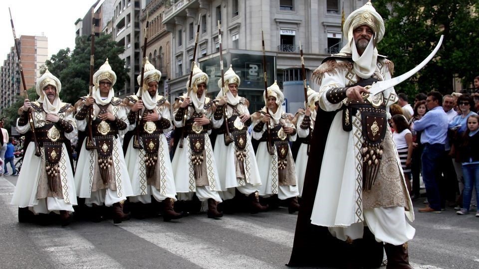La desfilada de la Festa de Moros i Cristians al 2018 - Foto: cedida per Associació de la Festa de Moros i Cristians