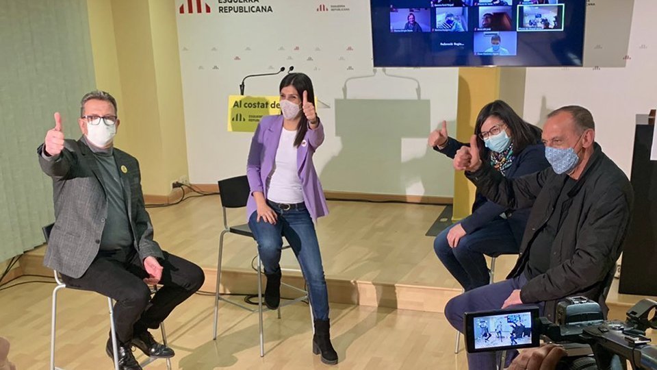 Joan Talarn, Marta Vilalta, Miquel Pueyo celebren els resultats de les eleccions