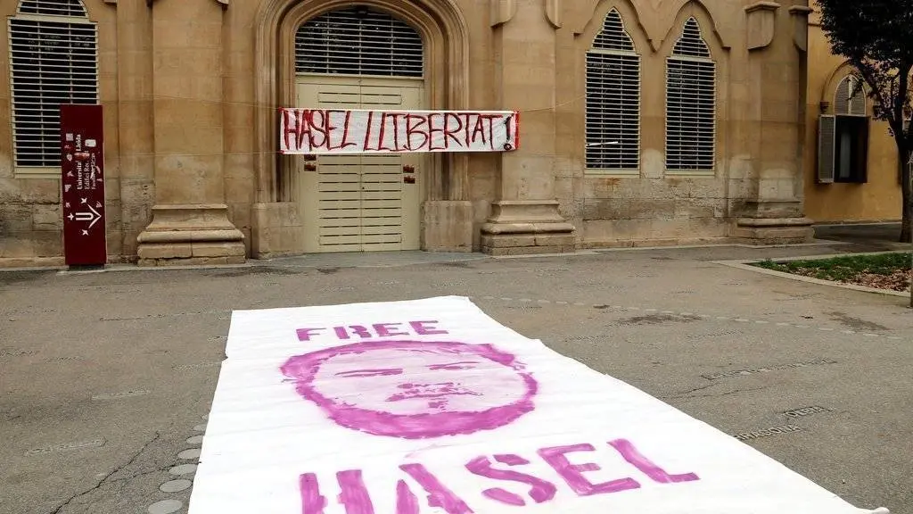 Pancarta de suport a Pablo Hasél al rectorat de la Universitat de Lleida - Oriol Bosch