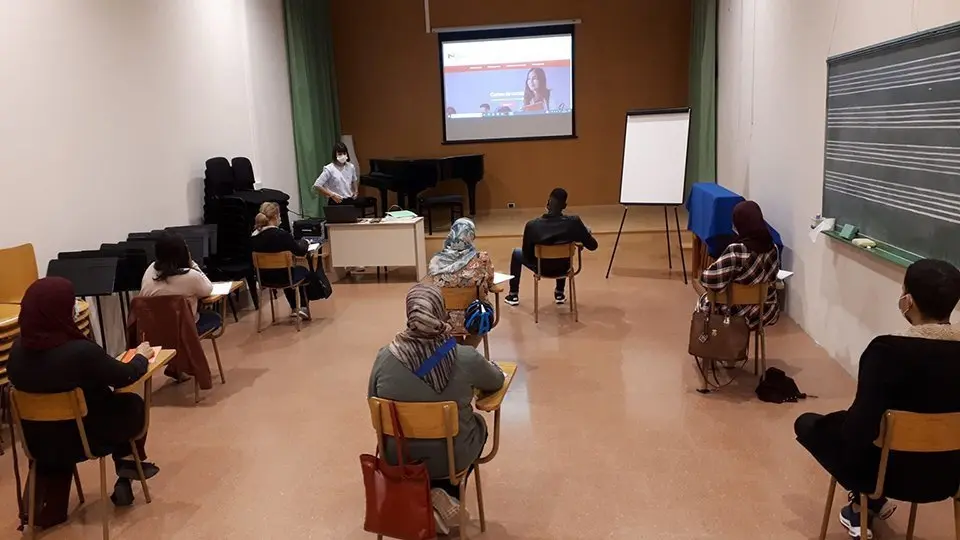 L'Aula de Català de Cervera ubicada en una de les sales del Conservatori