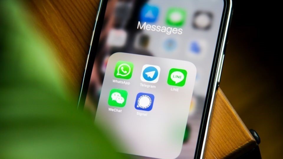 whatsapp mòbil aplicació tecnologia app  - Adem AY (Unsplash)