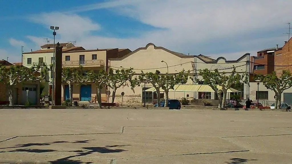 Edifici de l'Ateneu a la Plaça Planell de Linyola @Territoriscat