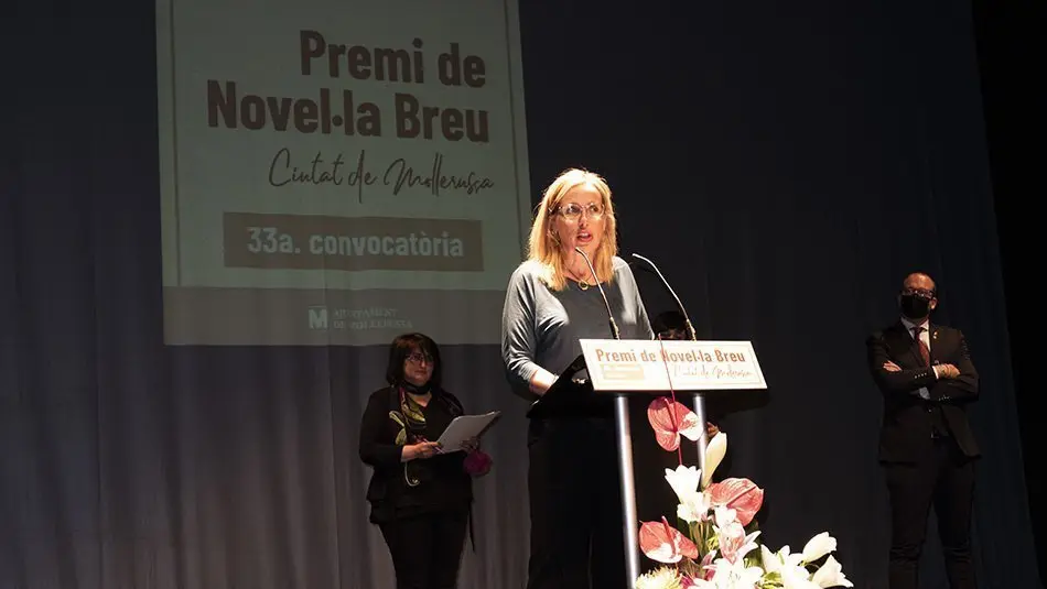 La guanyadora del Premi de Novel·la Breu Àngels Fitó @Territoriscat