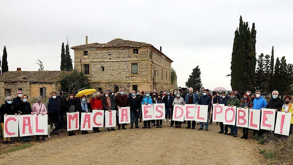 Mobilització per reclamar que l'Ajuntament d'Alcarràs compri Cal Macià de Vallmanya @AnnaBerga
