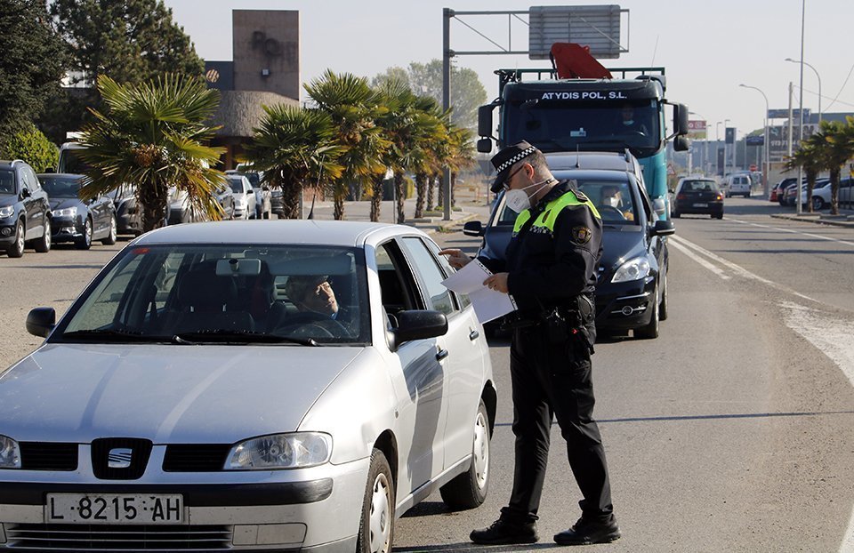 Control de la Policia Local de Mollerussa el 30 d'octubre de 2020.