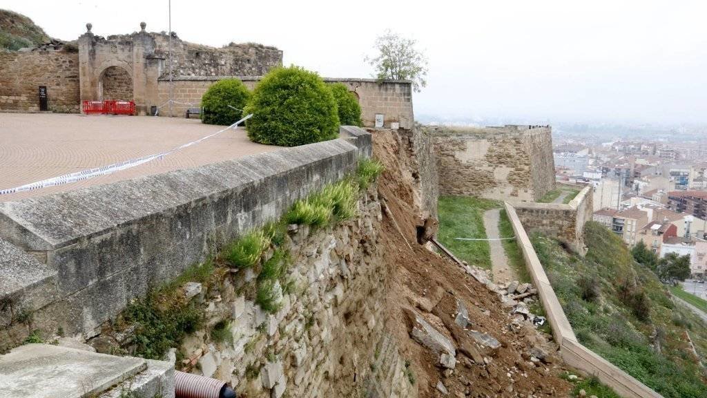 Laura Cortés
Pla obert de la part del mur de la Seu Vella que ha caigut. Imatge del 27 d'abril de 2021. (Horitzontal)