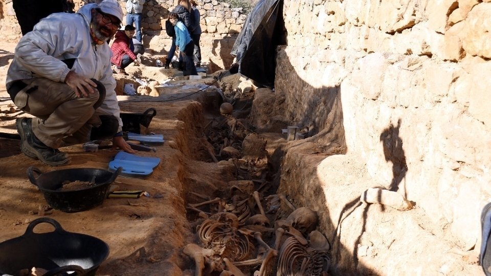 Restes de la fossa comuna del cementiri vell del Soleràs