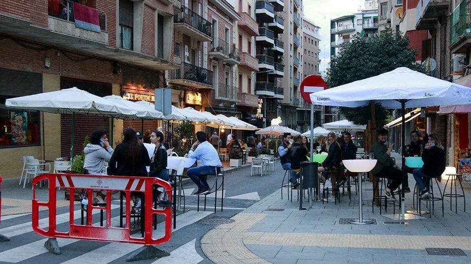 Terrasses dels bars a la zona dels Vins de Lleida Festa Major 2021 @AnnaBerga