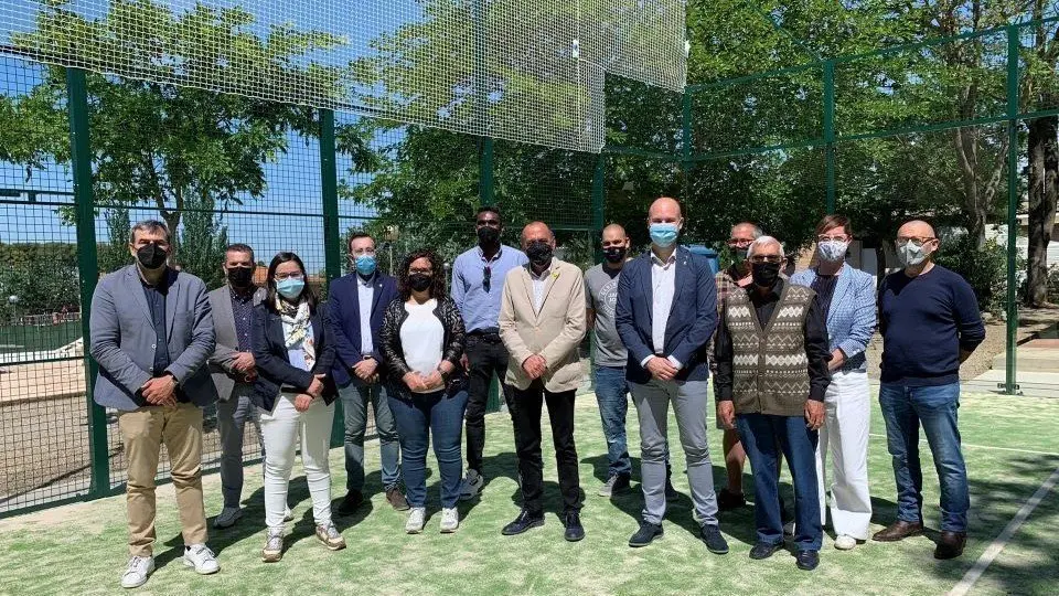 Imatge de l'acte d'inauguració de la pista municipal de pàdel de Raimat - Foto: cedida per la Paeria de Lleida