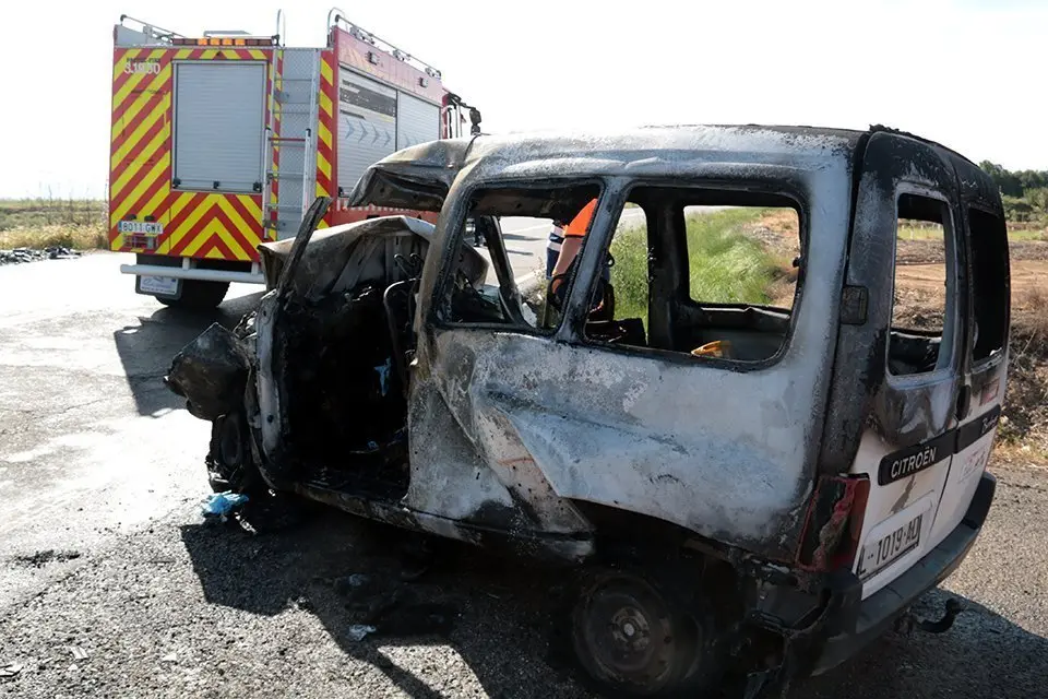 Un dels dos vehicles implicats en l'accident de trànsit mortal a Artesa de Lleida @SalvadorMiret