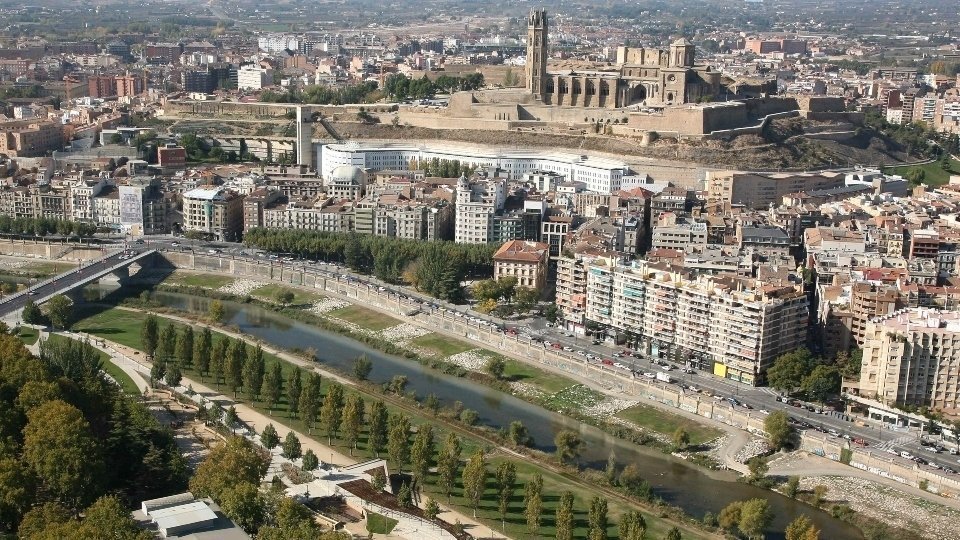 Panoràmica de la ciutat de Lleida. Fotografia: Òmnium Lleida-Ponent.