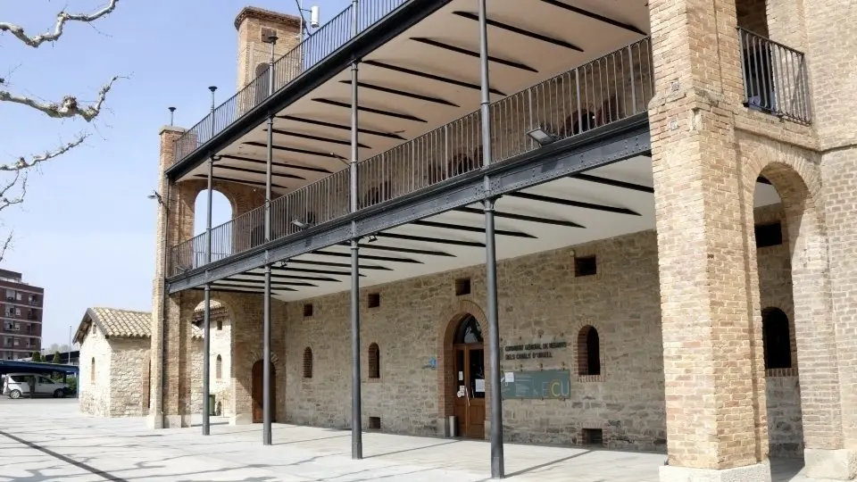 Casa Canal de Mollerussa, la seu de la Comunitat General de Regants dels Canals d'Urgell