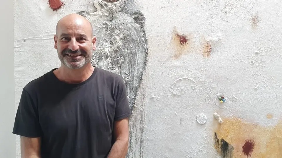 L'artista de Ponts Joanpere Massana, proper artista convidat al celler Mas Blanc i Jové.