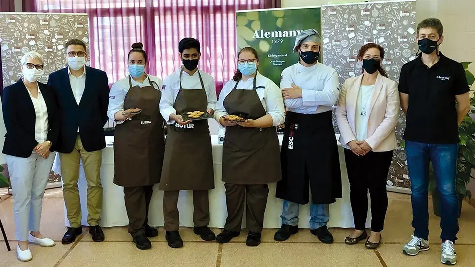 Alumnes de l'Escola d'Hoteleria de Lleida, amb Ferran Alemany @Alemany