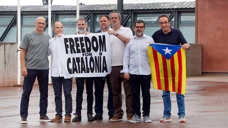 Els presos independentistes sortint de Lledoners @MiquelCodolar
