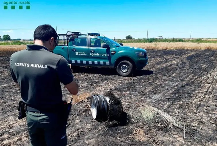 Un agent durant les tasques d'investigació @Rurals