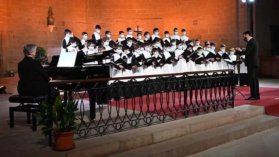 Escolania de Montserrat a l’Església de Santa Maria Balaguer @JuliolMúsica