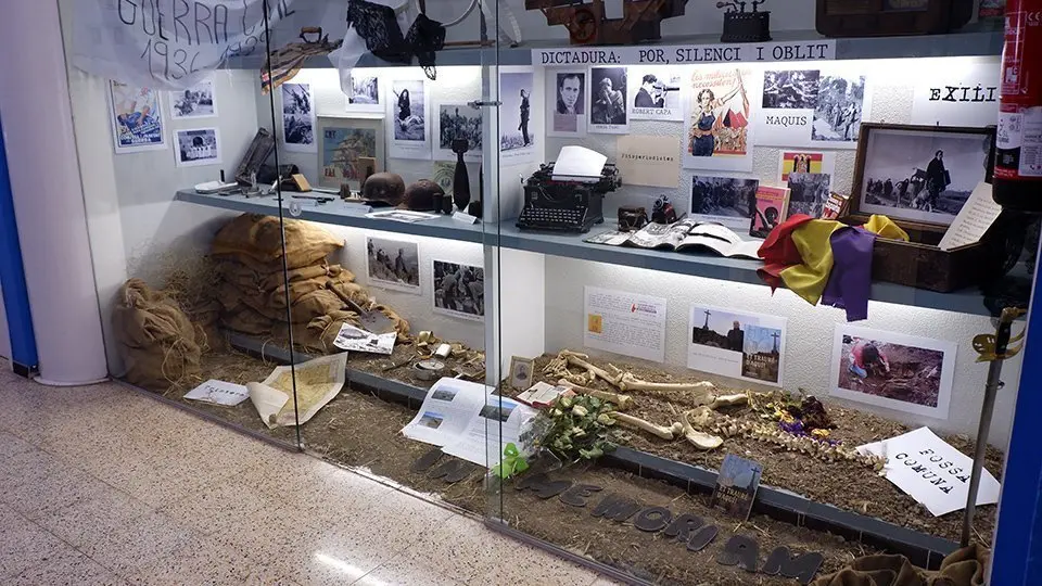 Exposició sobre la Gerra Civil a l'INS Terres de Ponent @JosepA.Pérez