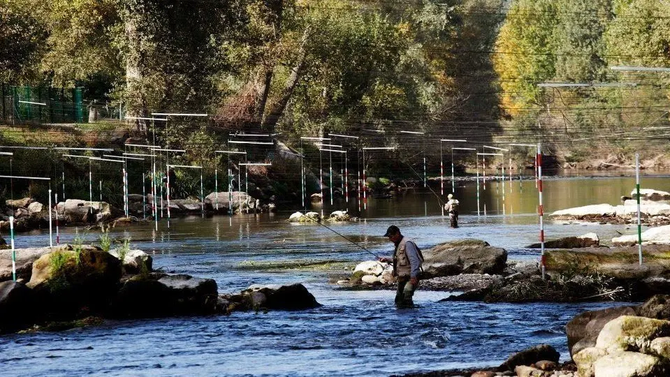 Consorci Segre Rialb
Imatge d'uns pescadors al riu Segre, a l'entorn del pantà de Rialb, en una imatge d'arxiu. (Horitzontal)