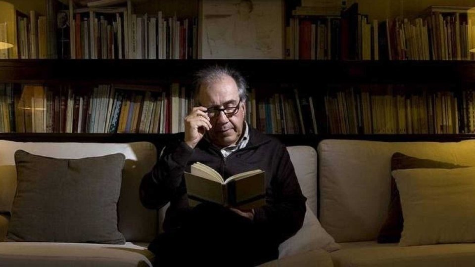 La llibreria 'la irreductible' ret homenatge a Joan Margarit