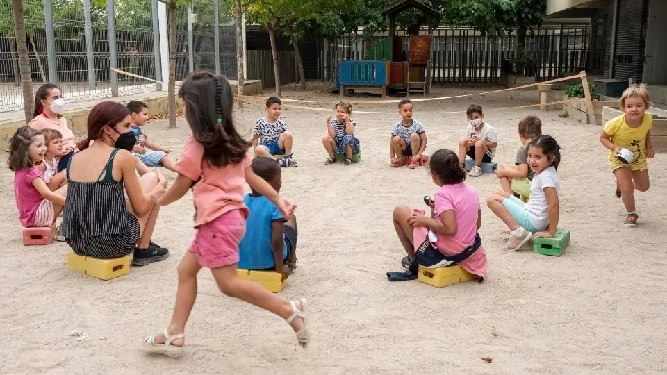 Infants gaudint de l'Estiu de Joc, a Lleida.