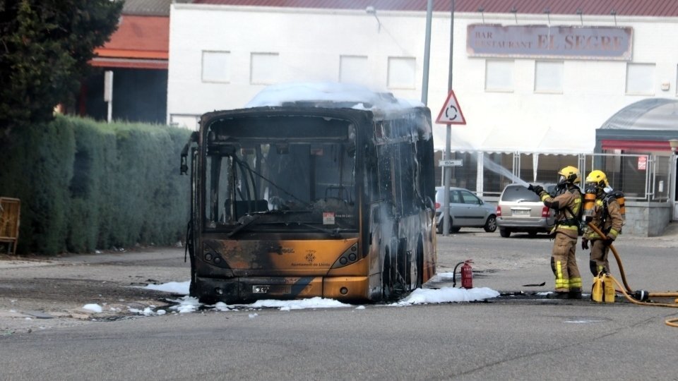 Incendi en un bus urbà de Lleida.