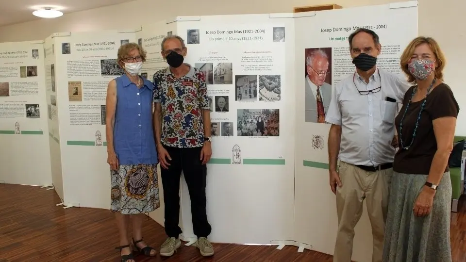 Quatre dels fills del Dr. Josep Domingo Mas, a l'exposició dedicada al seu pare a Tàrrega.