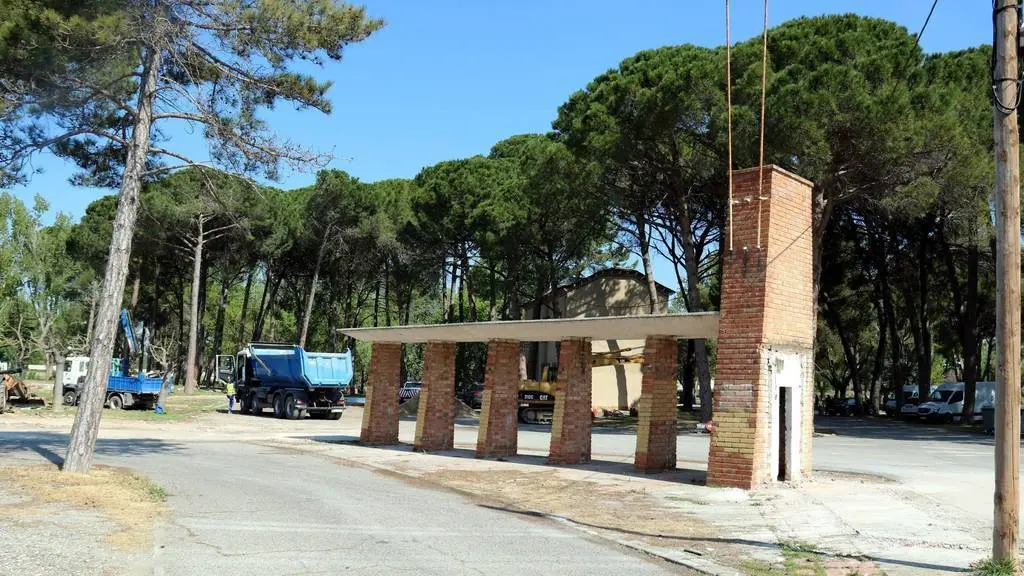 Salvador Miret
Imatge dels treballs que s'estan duent a terme per "dignificar" el parc de les Basses, a Lleida. Imatge del 7 d'abril del 2017. (Horitzontal)