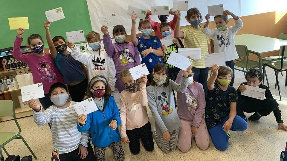 Els alumnes de l'escola Pompeu Fabra envien solidaritat a La Palma