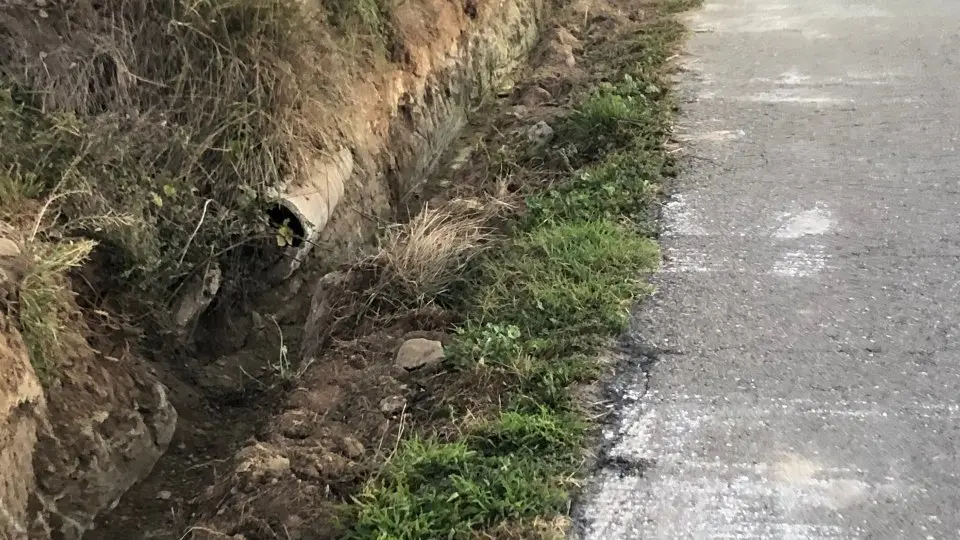 Substitució de la vella canonada d'aigua potable del camí de Rosselló de Benavent de Segrià