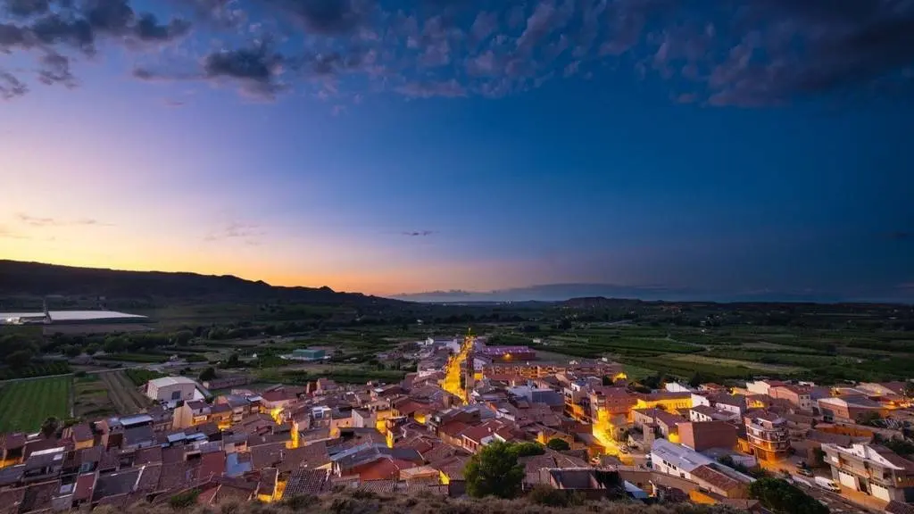 Vista aèria de la Granja d'Escarp de nit - Foto: cedida per l'Ajuntament de la Granja d'Escarp